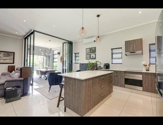 3 BEDROOM TOWNHOUSE FOR SALE IN BRYANSTON